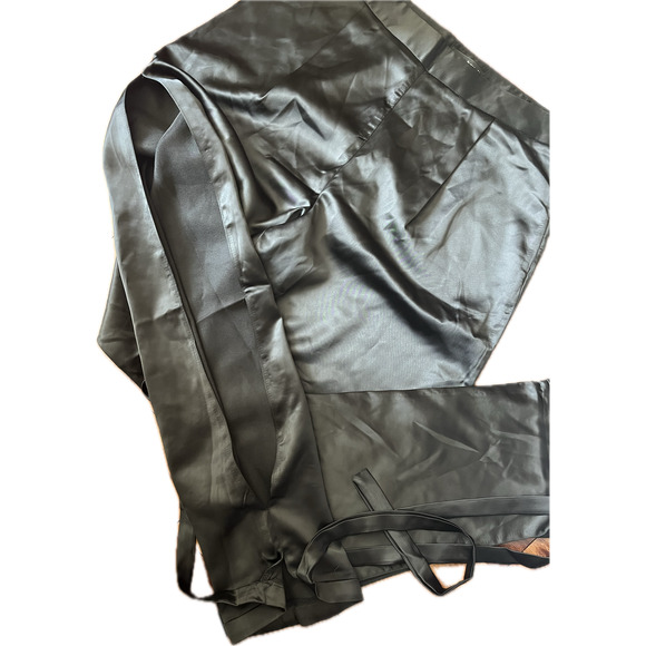 Hey U black silky open leg tie cuff pants large NWOT - Picture 2 of 6